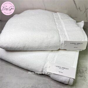 Laura Ashley 2 Pc White with Bows Bath Towel Set